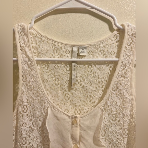 Lace ruffle bottom tank top - Picture 2 of 6